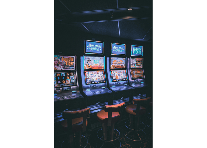 Why Online Casino Games Feel Like Tiny Digital Experiments